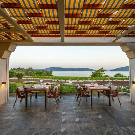 리조트 La Blanche Island Bodrum