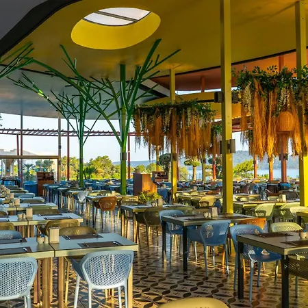리조트 La Blanche Island Bodrum