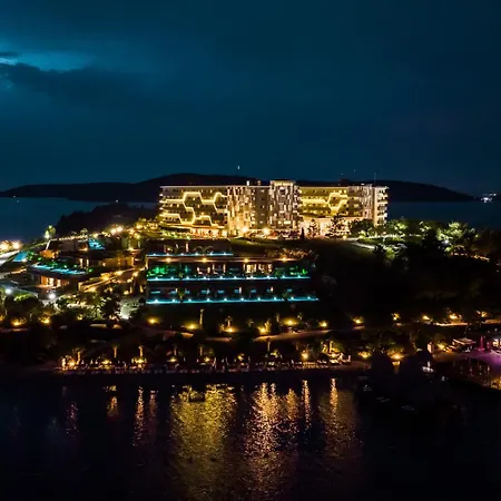 리조트 La Blanche Island Bodrum